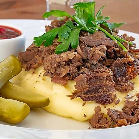 Kilpisjaerven Retkeilykeskus *