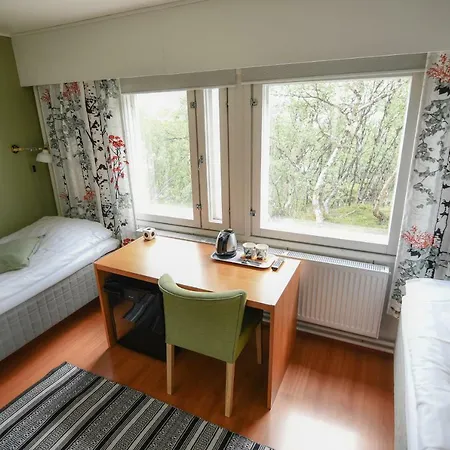 Kilpisjaerven Retkeilykeskus *